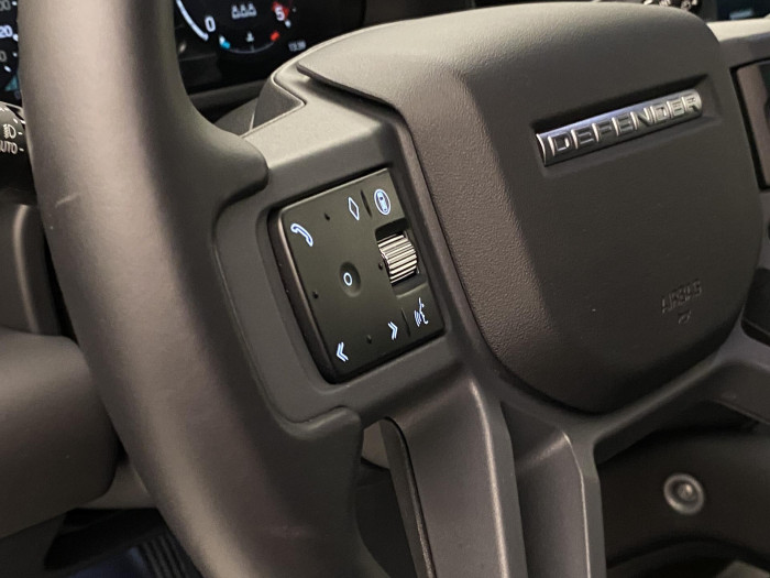 Land Rover Defender D300 SE AWD AUT CZ REZERVACE 3.0 d SE