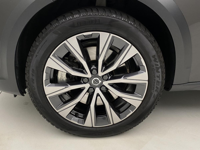 Volvo V90 CC B4 AWD PLUS AUT REZERVACE