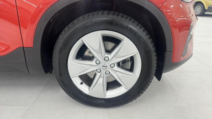 Volvo XC40 B3 CORE AUT REZERVACE