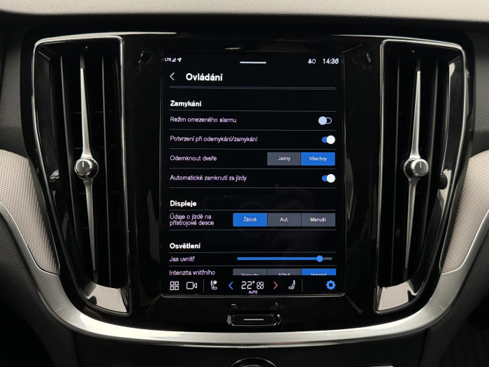 Volvo V60 CC B5 AWD PLUS REZERVACE