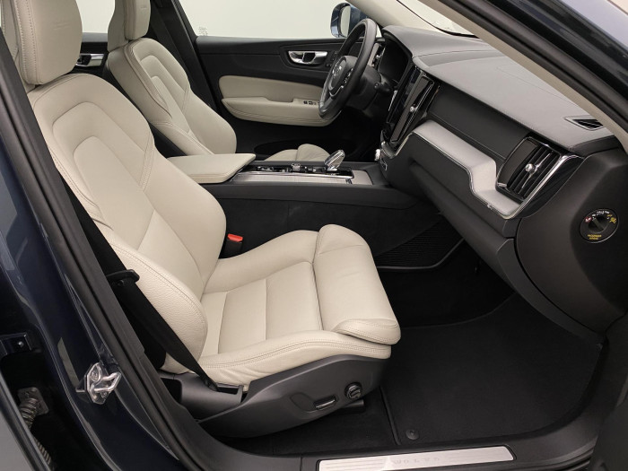 Volvo XC60 B4 AWD INSCRIPTION AUT