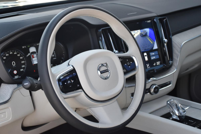 Volvo XC60 T8 AWD TWIN ENG. REZERVACE
