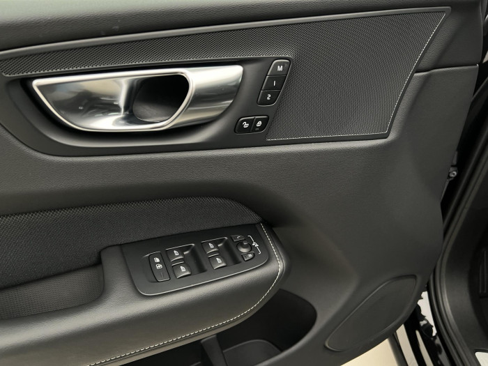 Volvo XC60 B5 AWD BLACK EDITION PLUS AUT